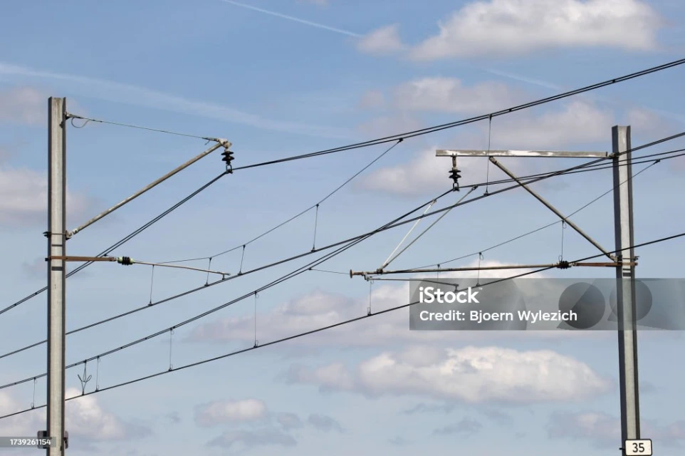 Railway Infrastructure Monitoring - Battery-Free | MOÏZ