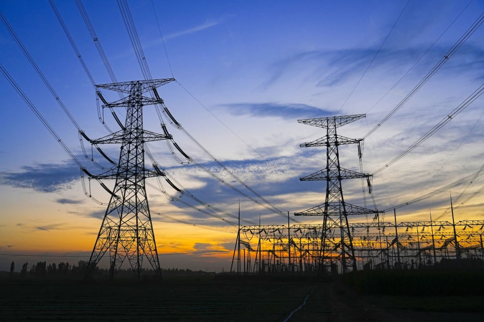 Detect hotspots on transformers, switchgear and cable terminations with battery-free sensors. Prevent failures, extend asset life across power grid networks.